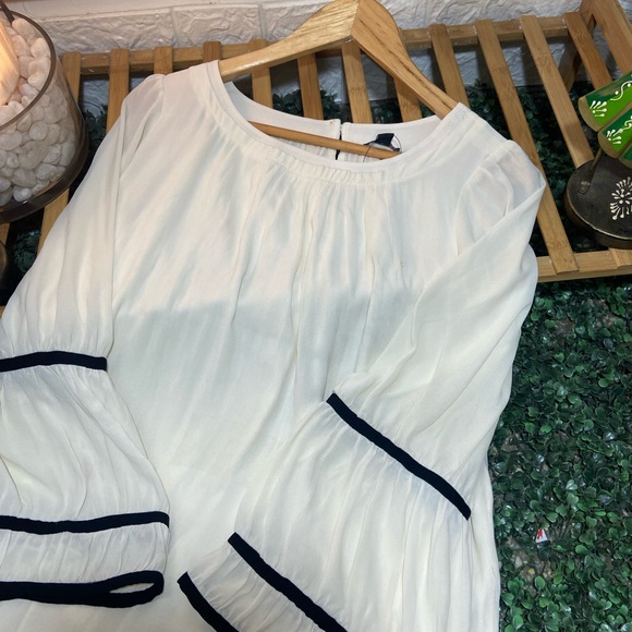 Ann Taylor Tops. Size- M - Picture 4 of 14